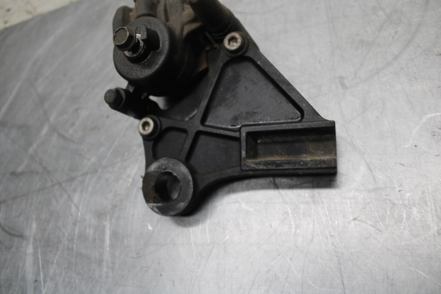 11-14 KAWASAKI VERSYS 650 LE 650C REAR BACK BRAKE CALIPER W MOUNT BRACKET BB498