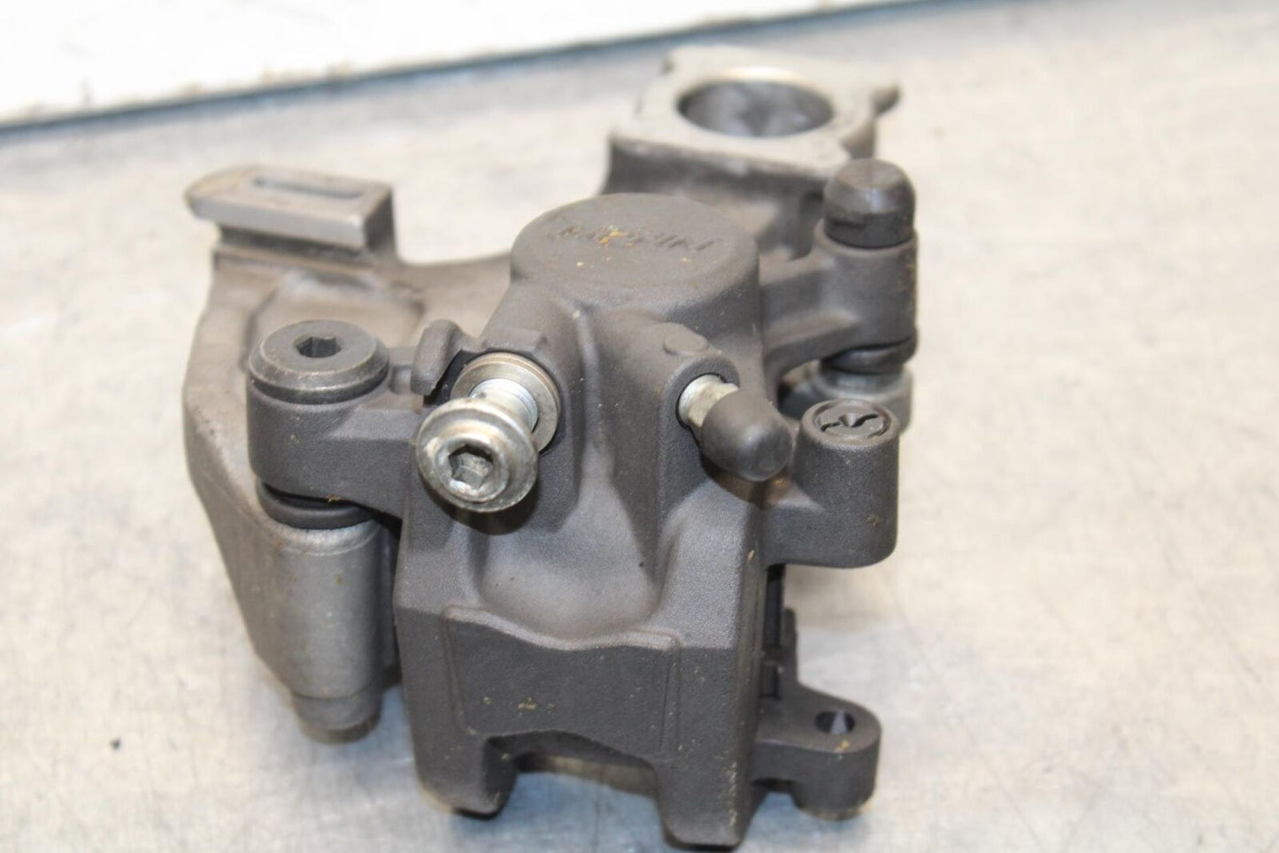 2011 Suzuki GSXR1000 REAR BACK BRAKE CALIPER W MOUNT BRACKET BB96