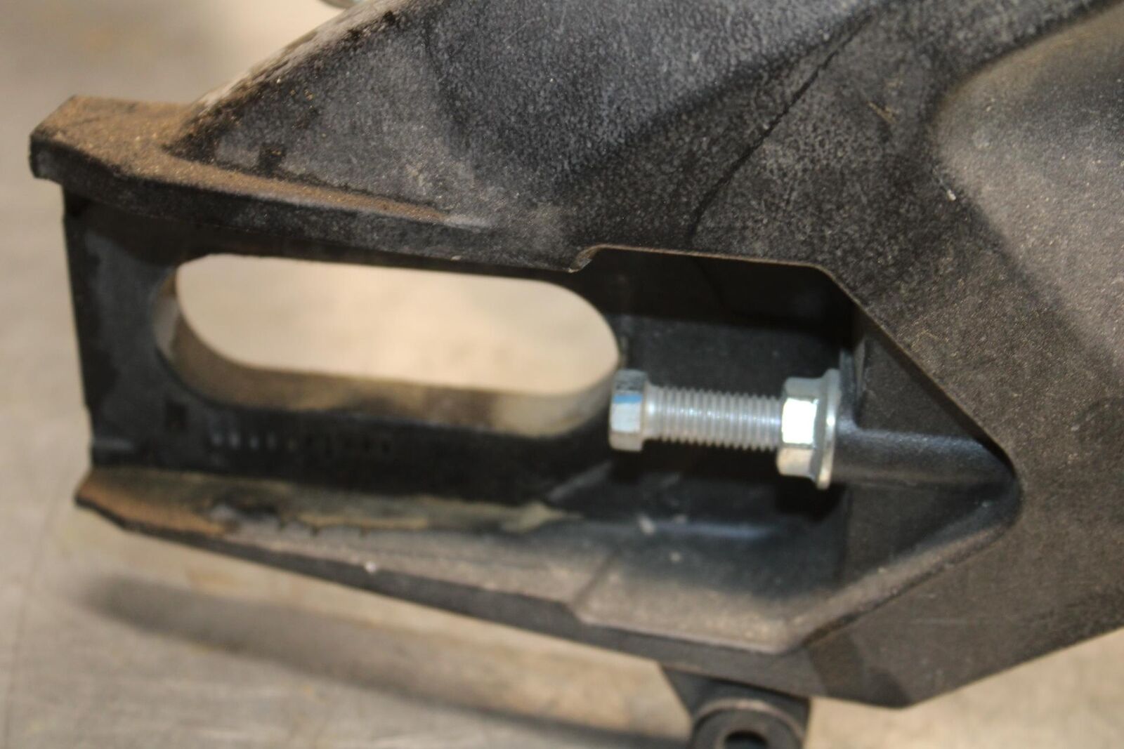 2015 Suzuki GSXR750 REAR SWINGARM BACK SUSPENSION SWING ARM BB595