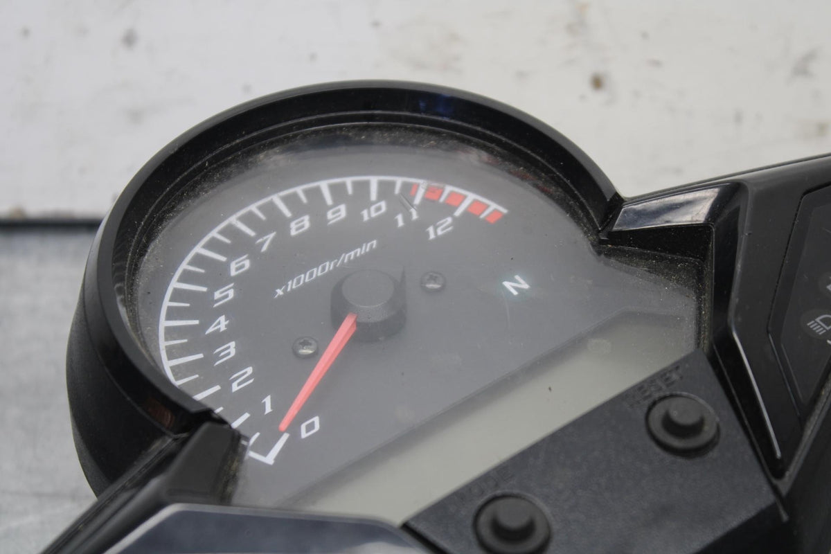 11-19 HONDA CBR125R SPEEDO TACH GAUGES DISPLAY CLUSTER SPEEDOMETER  BB105