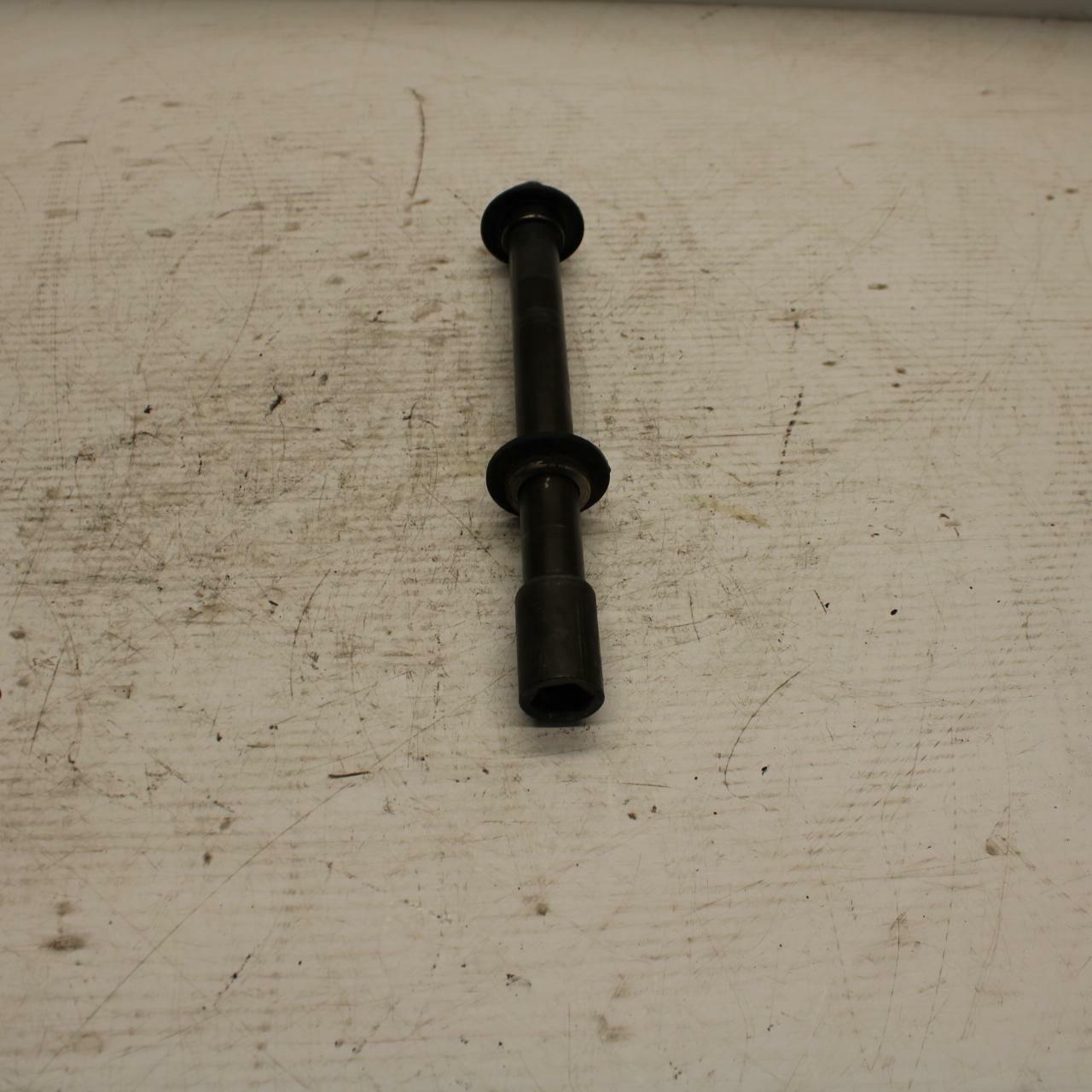 07 YAMAHA YZF R6 2c0 FRONT WHEEL RIM AXLE PIVOT BOLT BB297