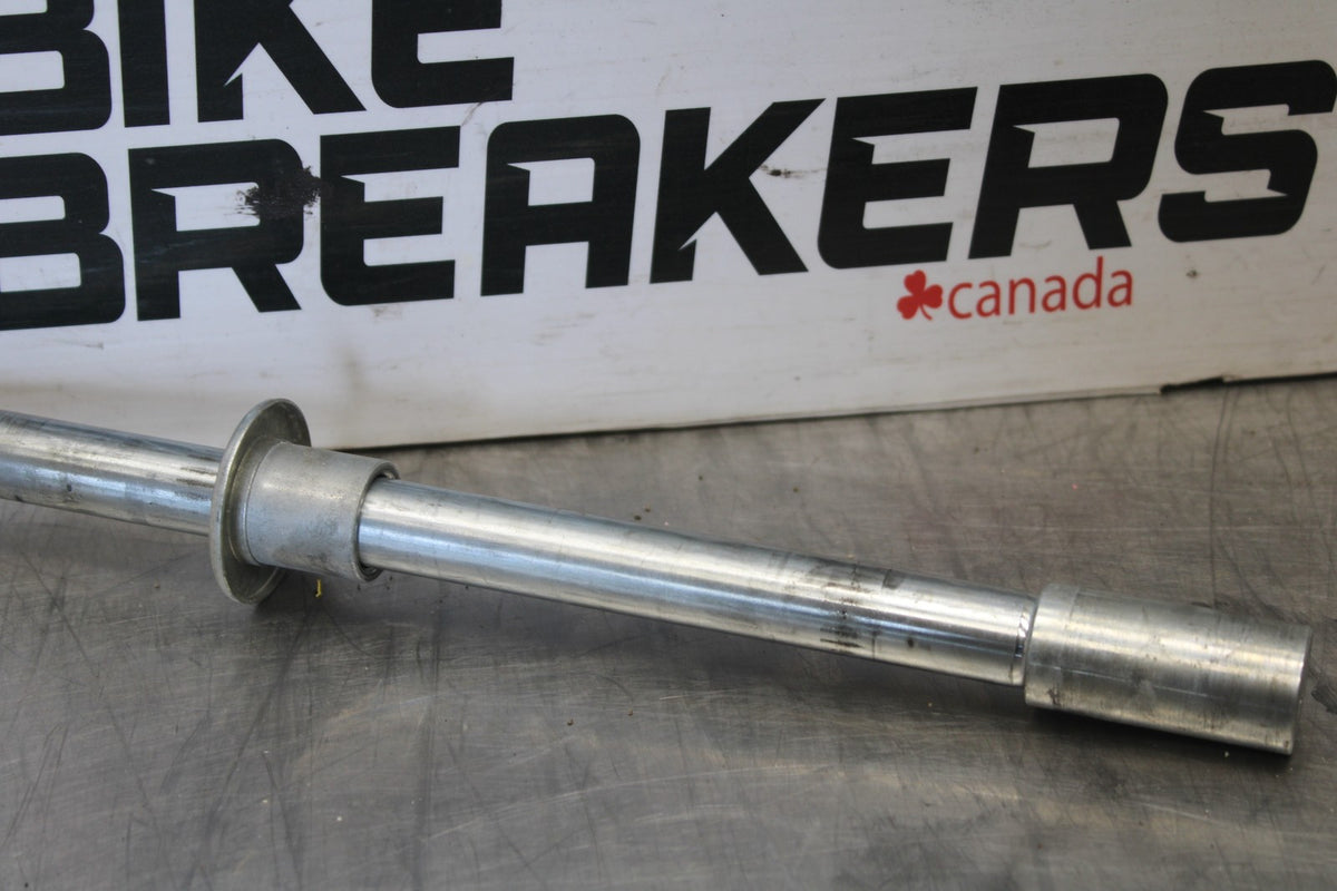 07 SUZUKI BOULEVARD M50 FRONT WHEEL RIM AXLE PIVOT BOLT BB897