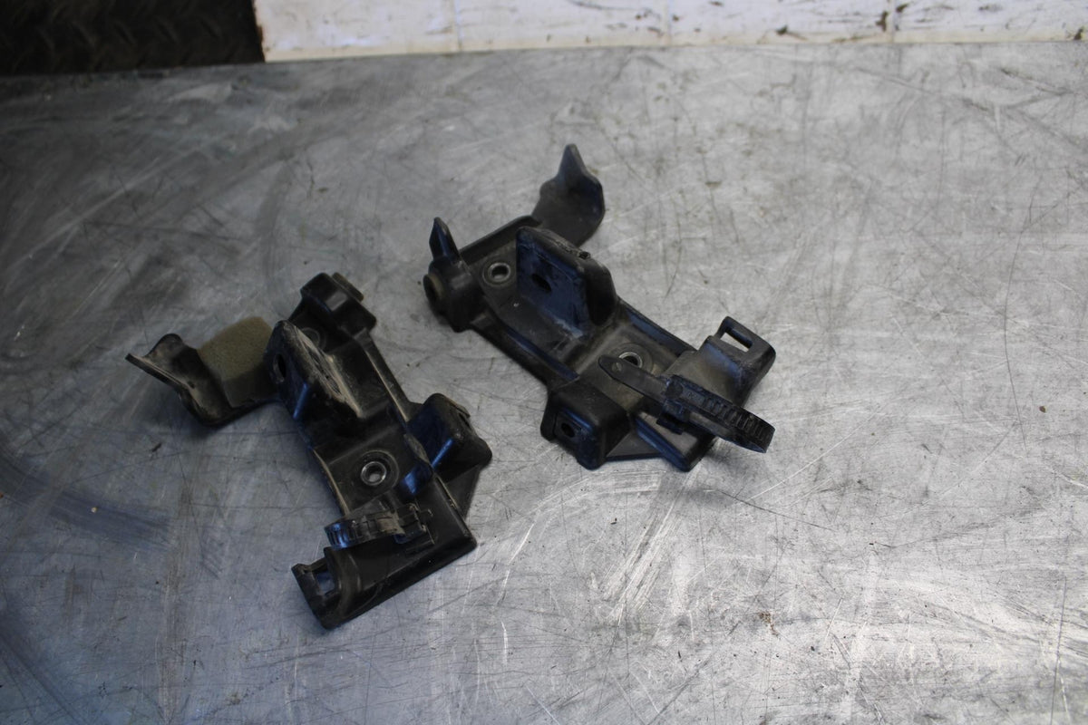 2009 Yamaha YZF R6 SIDE FAIRING STAY BRACKET BB532