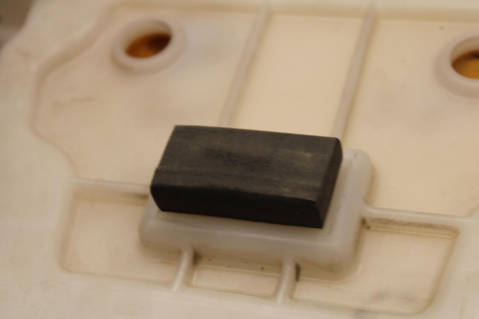 09-16 SUZUKI GSXR1000 FRONT DRIVERS SEAT PAD SADDLE PILLION 45100-47H10-DW2 BB64