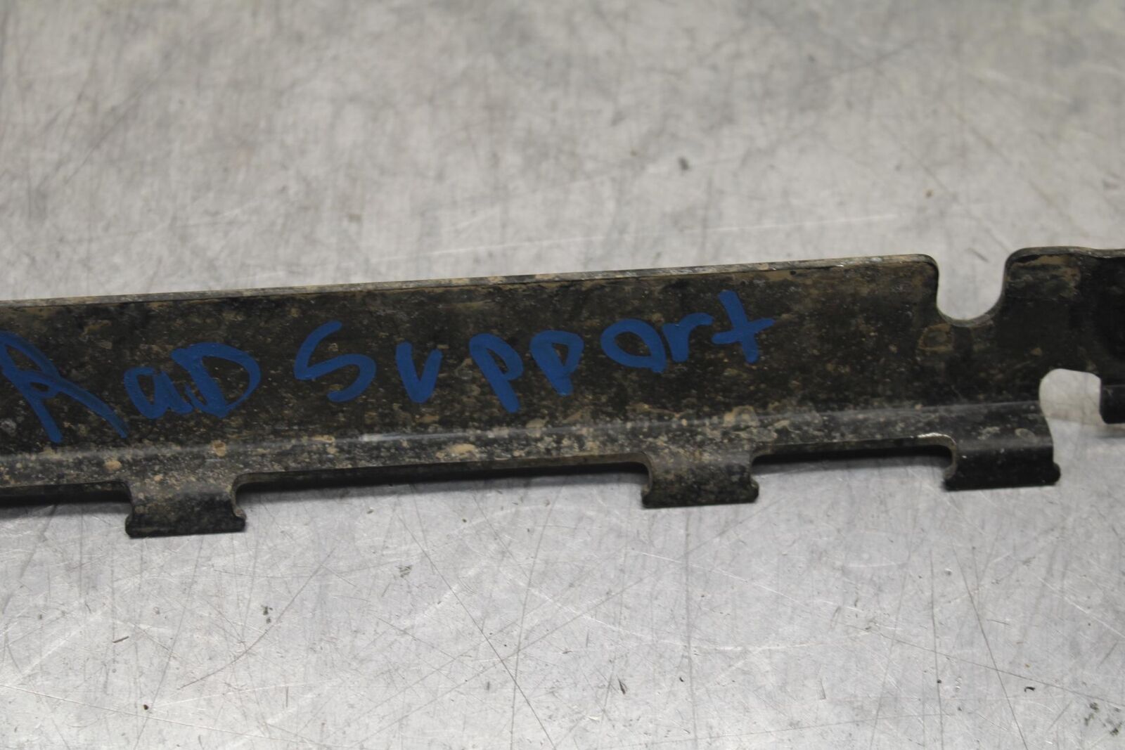 2009 Kawasaki Ninja 250R EX250J ENGINE MOUNT MOTOR BRACKET BB87