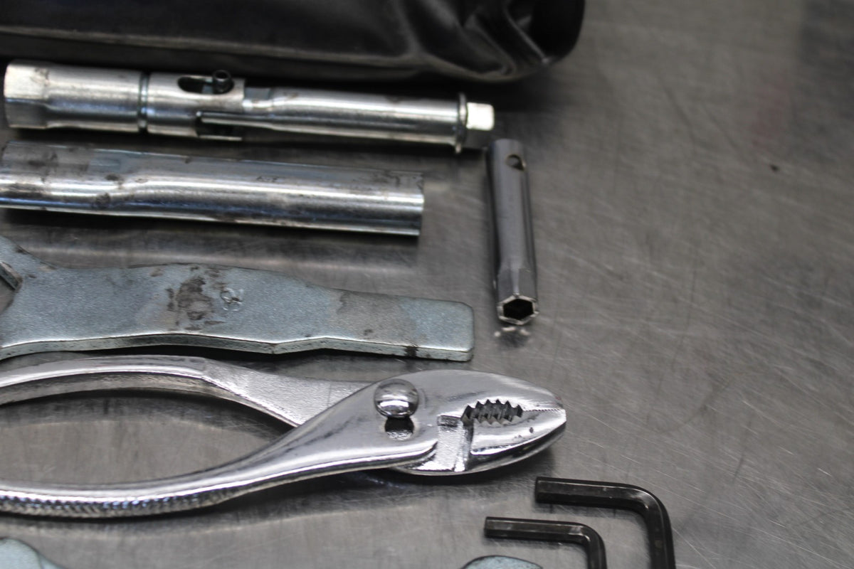 08-09 KAWASAKI NINJA ZX14R STOCK TOOLS OEM TOOL BAG KIT SET BB932