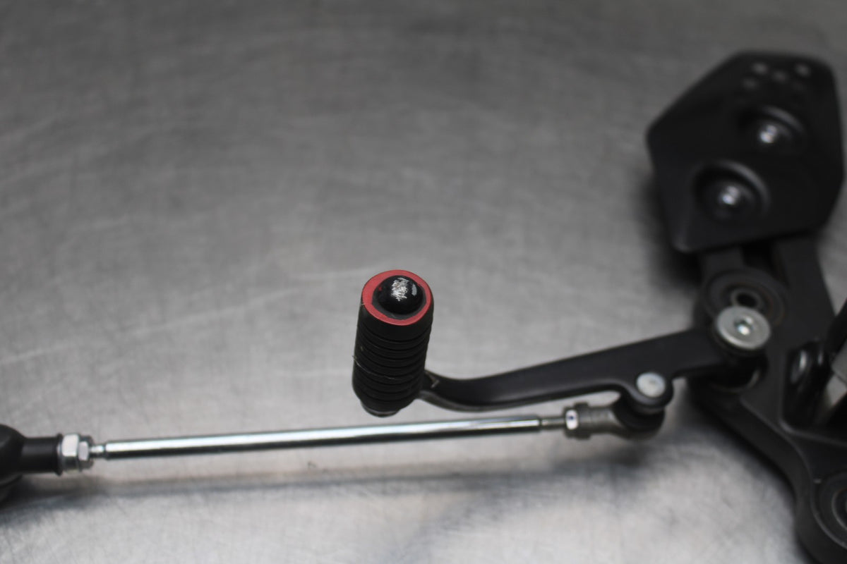 23-24 YAMAHA MT-07 LEFT REARSET REAR SET FOOT PEG W SHIFTER BB927