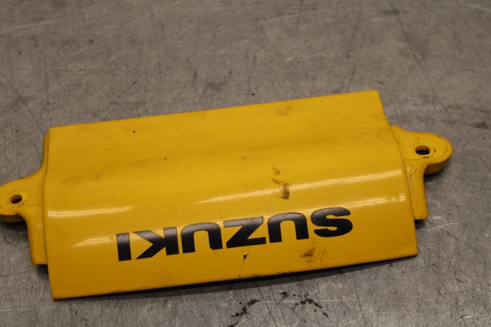 1988 Suzuki Katana 600 GSX600F YELLOW CENTER REAR  TAIL FAIRING COVER TRIM BB94
