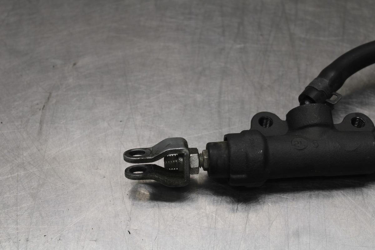 23 KAWASAKI Z900RS REAR BACK BRAKE MASTER CYLINDER W RESERVOIR BB935