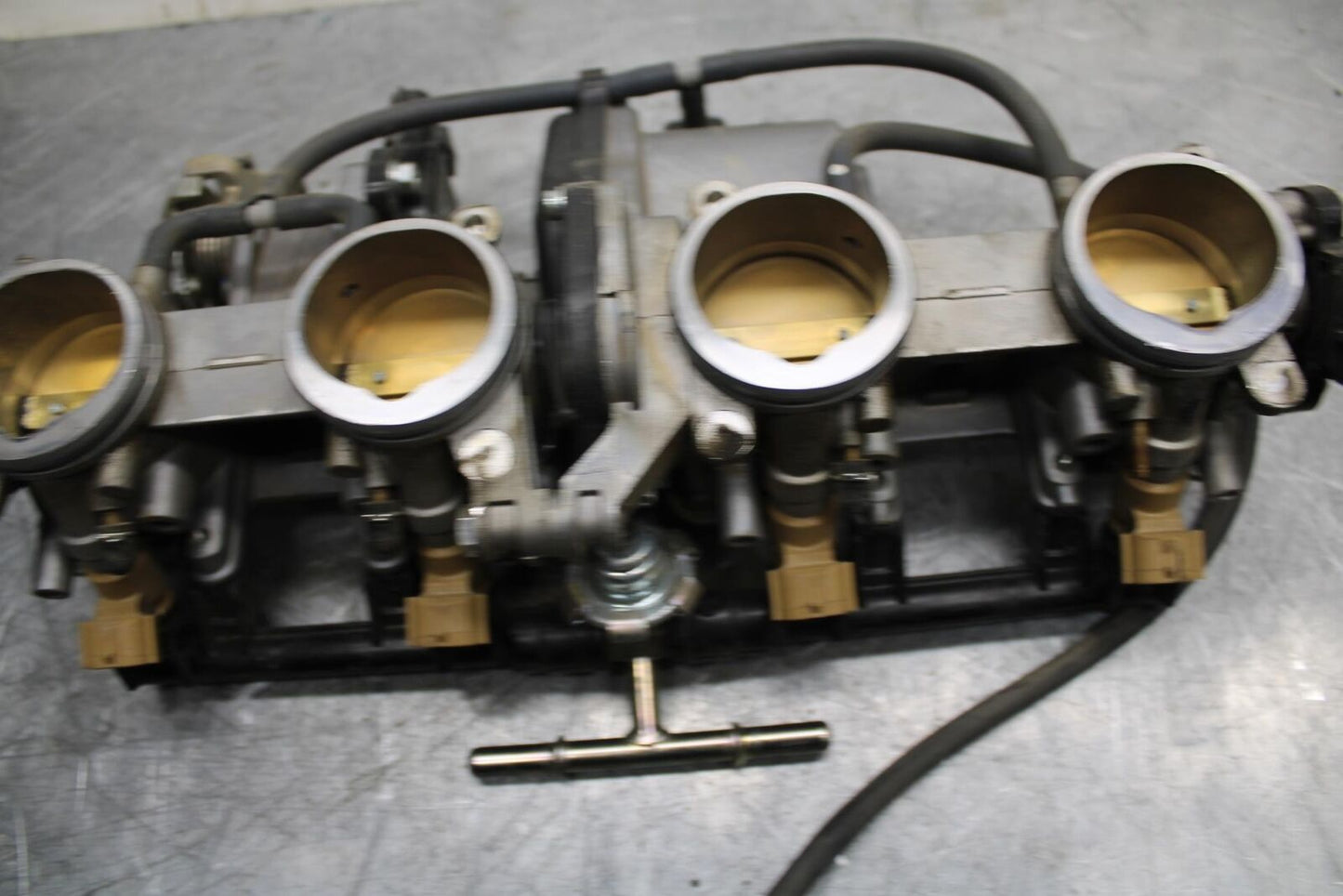 18 YAMAHA YZF R1  MAIN FUEL INJECTORS / THROTTLE BODIES BB473