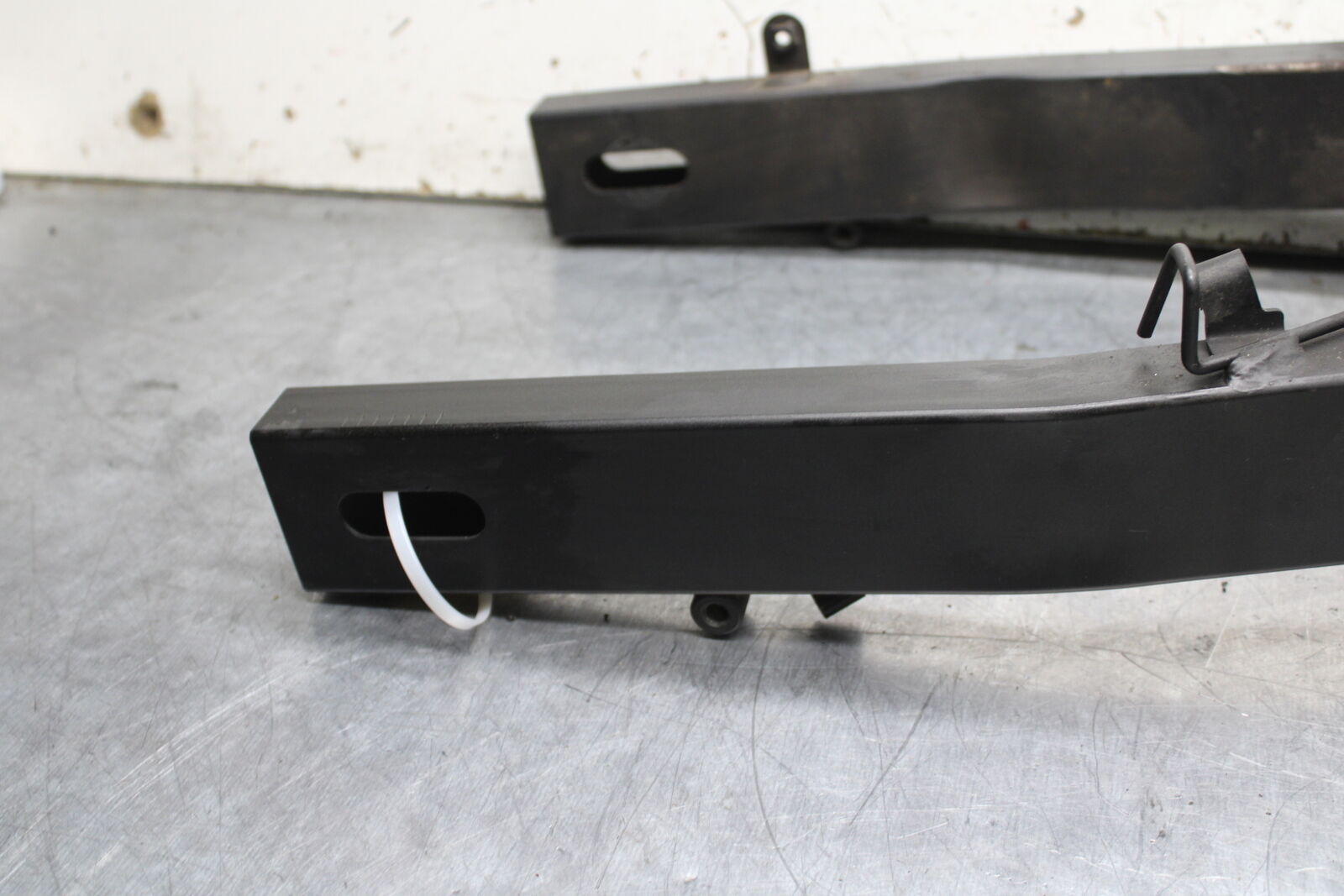 19-22 KAWASAKI Z400 REAR SWINGARM BACK SUSPENSION SWING ARM BB738