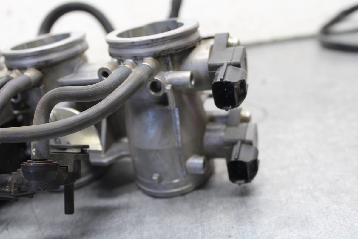 13-18 KAWASAKI NINJA ZX6R MAIN FUEL INJECTORS / THROTTLE BODIES BB682