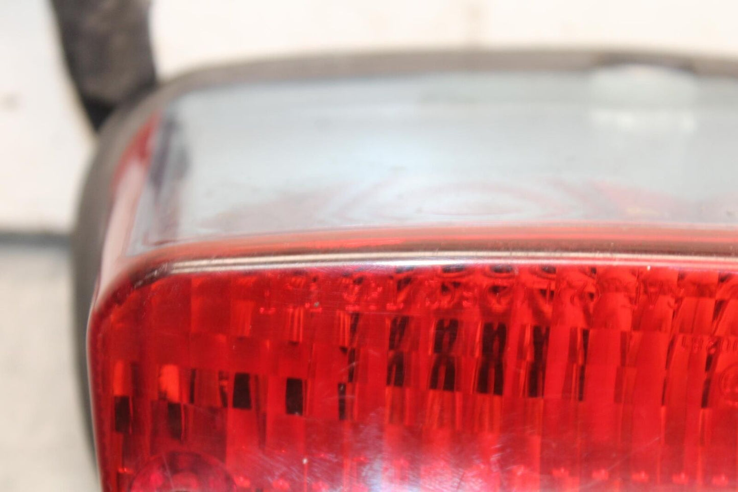 04-09 SUZUKI GS 500 FH GS500F REAR TAIL TAILLIGHT BACK BRAKE LIGHT BB97