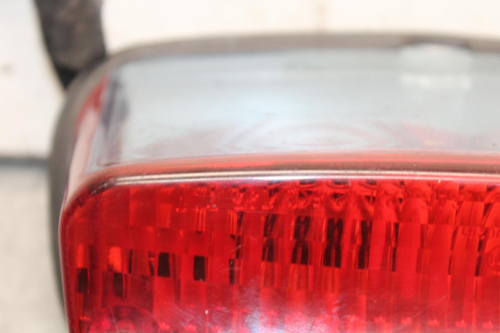 04-09 SUZUKI GS 500 FH GS500F REAR TAIL TAILLIGHT BACK BRAKE LIGHT BB97