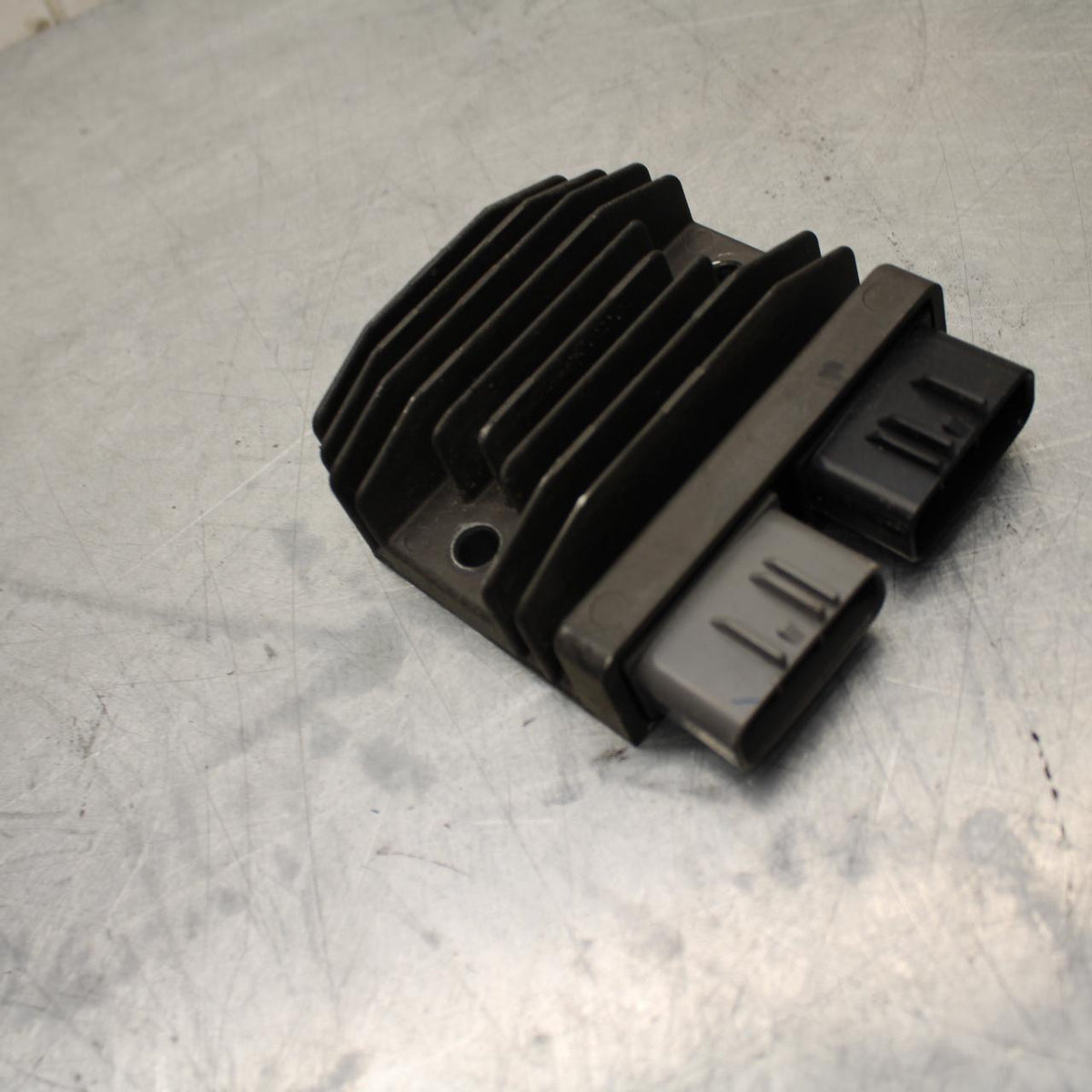 18-20 YAMAHA MT-07  MT-07 ABS RECTIFIER VOLTAGE REGULATOR BB454