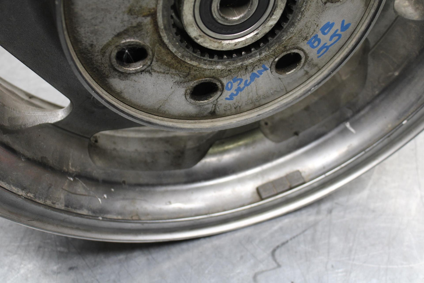 2005 Kawasaki Vulcan 1600 VN1600D Nomad REAR ROTOR AND WHEEL BB556