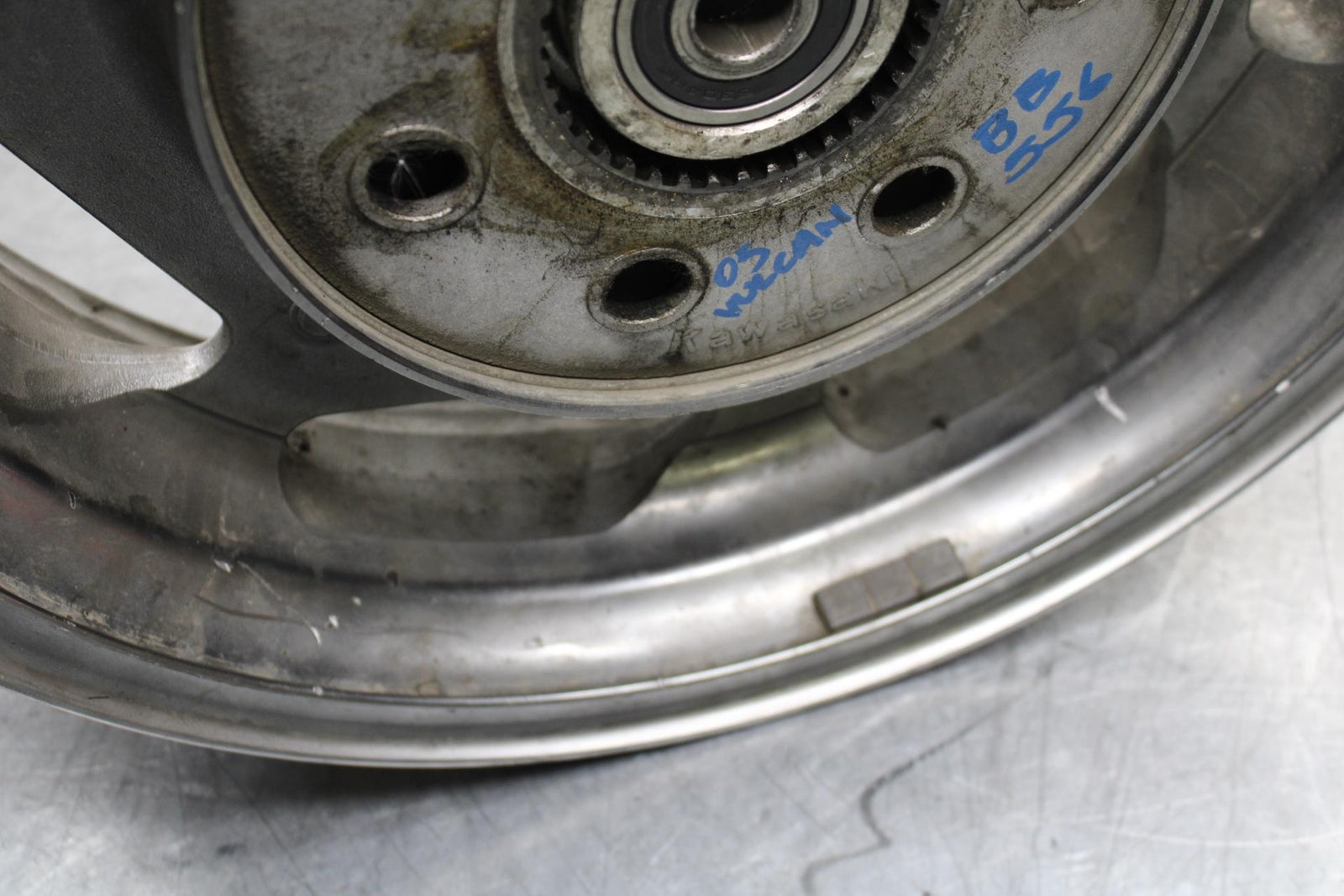 2005 Kawasaki Vulcan 1600 VN1600D Nomad REAR ROTOR AND WHEEL BB556