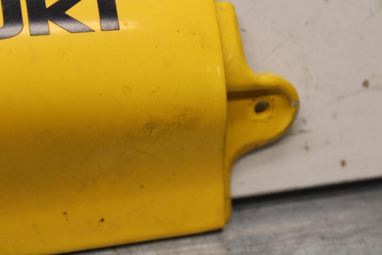 1988 Suzuki Katana 600 GSX600F YELLOW CENTER REAR  TAIL FAIRING COVER TRIM BB94