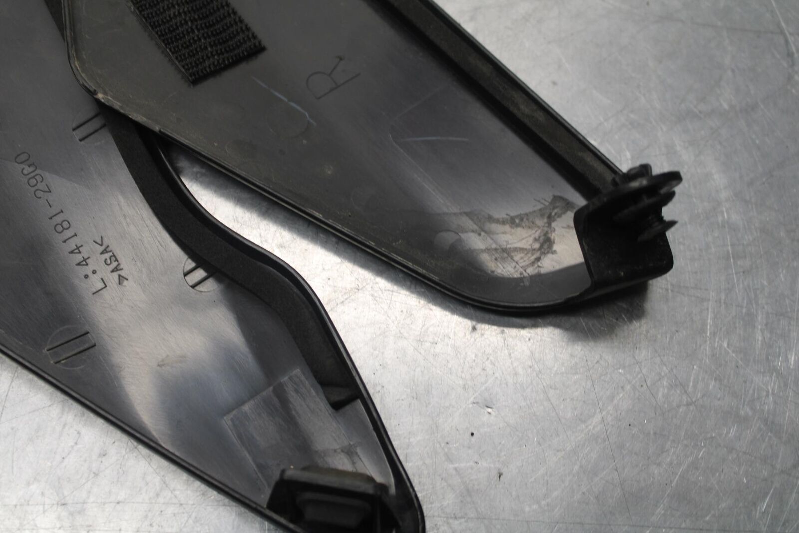 04-05 SUZUKI GSXR750 RIGHT LEFT FRONT SIDE SEAT PANELS TRIMS COWLS  BB81