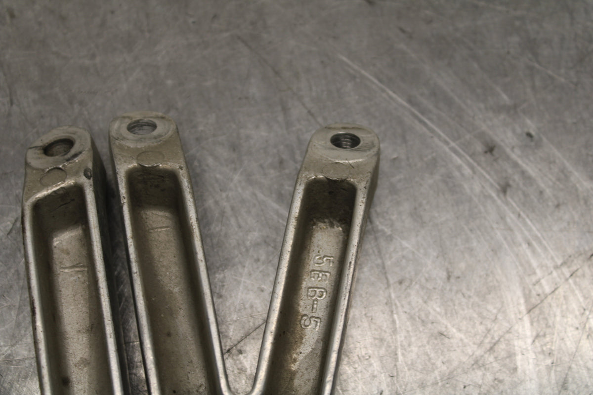 08-16 YAMAHA YZF R6 REAR BACK PASSENGER PEG SET PAIR BB131