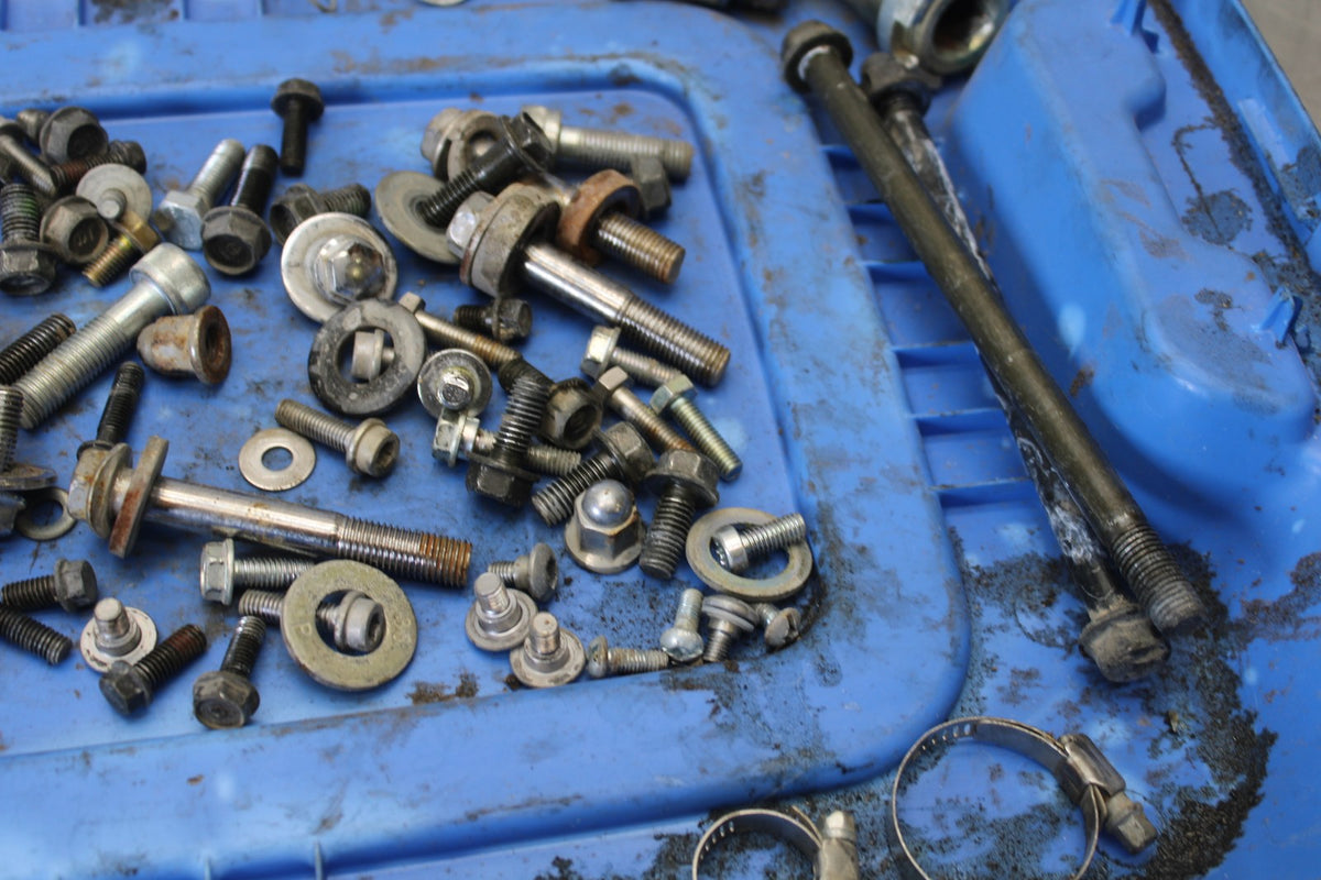 03-08 HONDA VTX1300C MOUNTING BOLTS HARDWARE SCREWS BB868