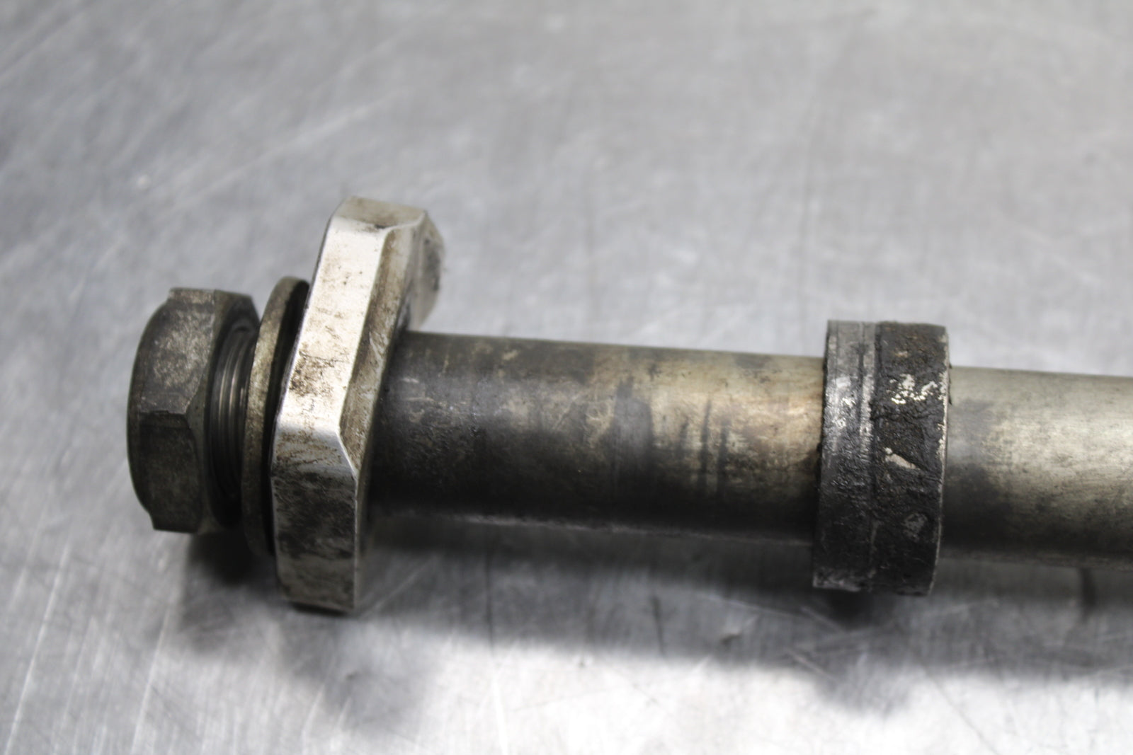 08-10 SUZUKI GSXR 600 REAR AXLE BACK WHEEL RIM PIVOT BOLT AXEL BB132
