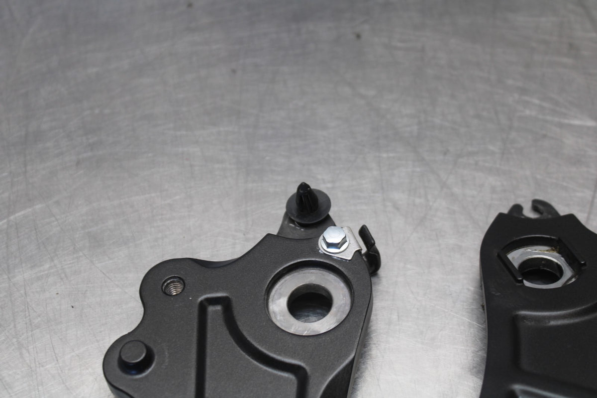 23-24 YAMAHA MT-07 LEFT RIGHT REARSET REAR SET DRIVER PEG BRACKETS MOUNTS BB927