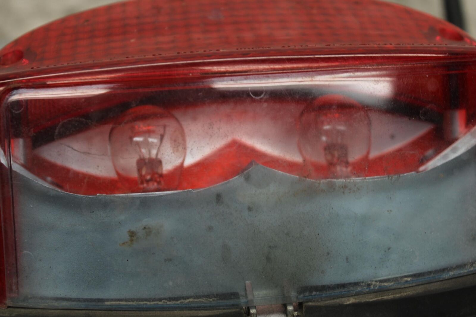 2007 Honda Shadow Spirit 1100 VT1100C TAILLIGHT REAR TAIL BRAKE LIGHT BB561