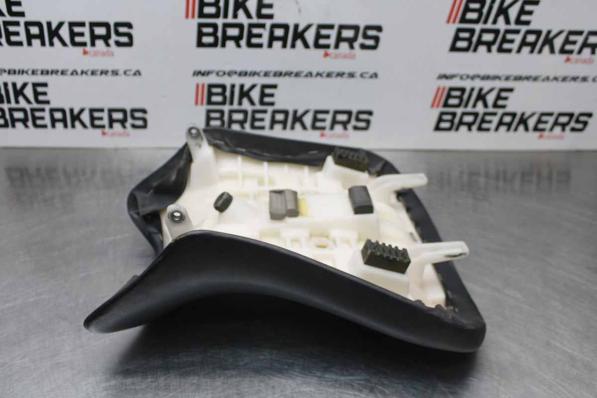 08 SUZUKI SV650 FRONT DRIVERS SEAT PAD SADDLE PILLION BB846