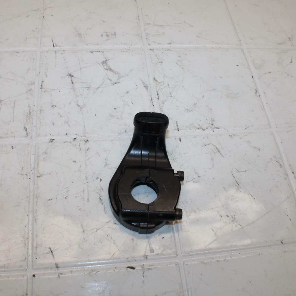 07 YAMAHA YZF R6 THROTTLE CABLE LINE HOUSING GUIDE BB284 B