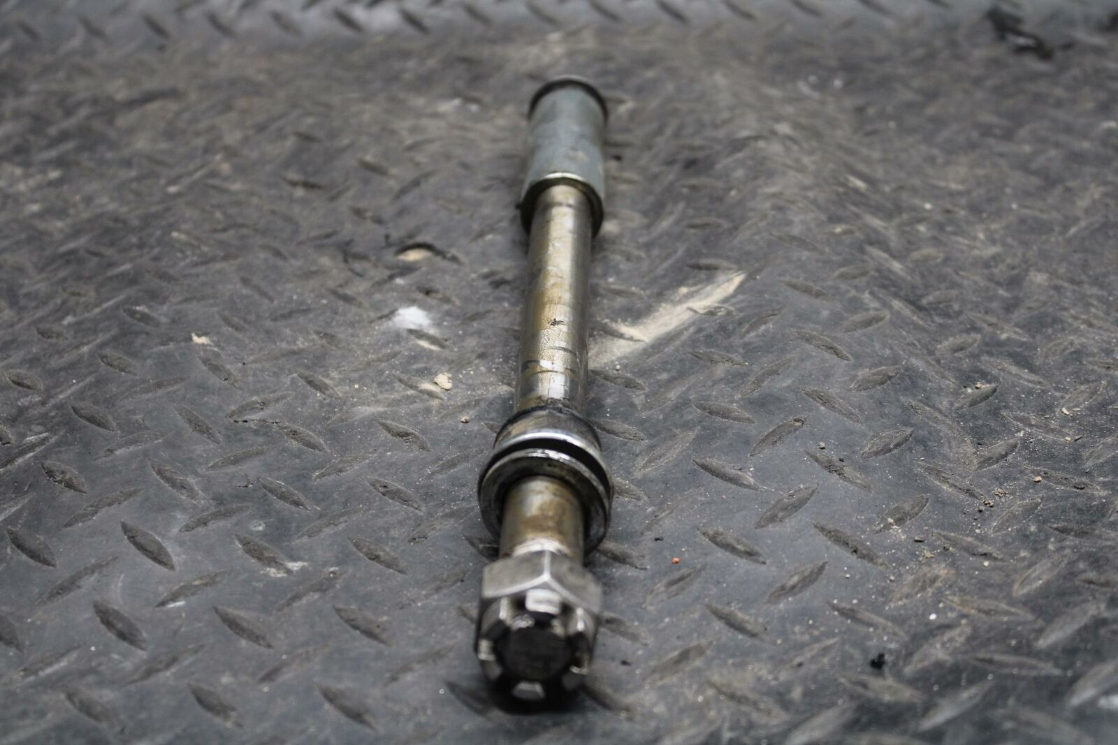 05-06 KAWASAKI VULCAN 1500 VN1500 CLASSIC REAR AXLE BACK WHEEL RIM BOLT BB220