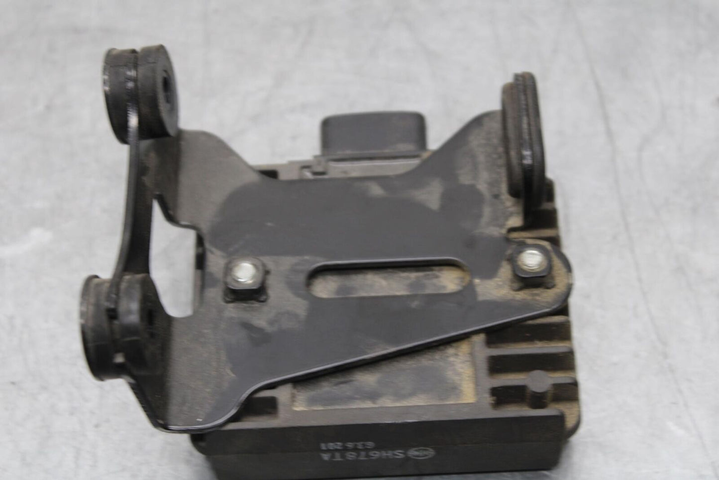 2014 Kawasaki Ninja 650 EX650E RECTIFIER VOLTAGE REGULATOR 21066-0033 BB569