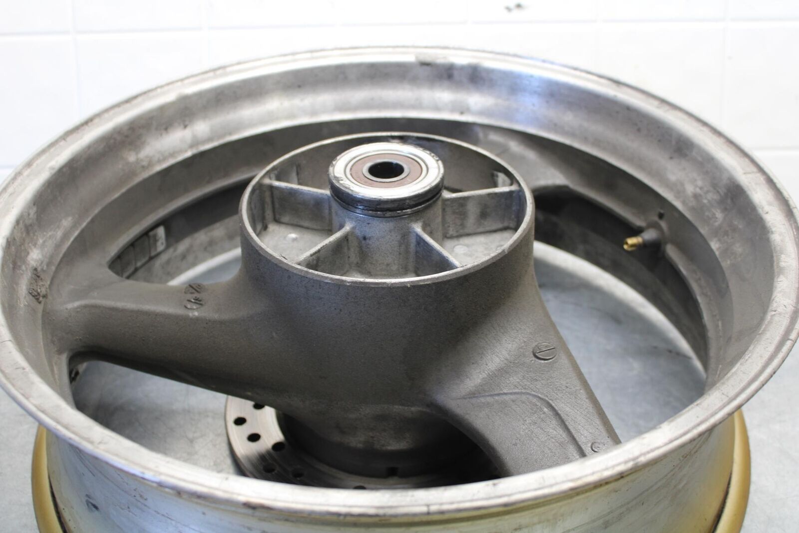 2000 Honda Super Hawk VTR1000F WHEEL AND REAR ROTOR BACK BRAKE BB577