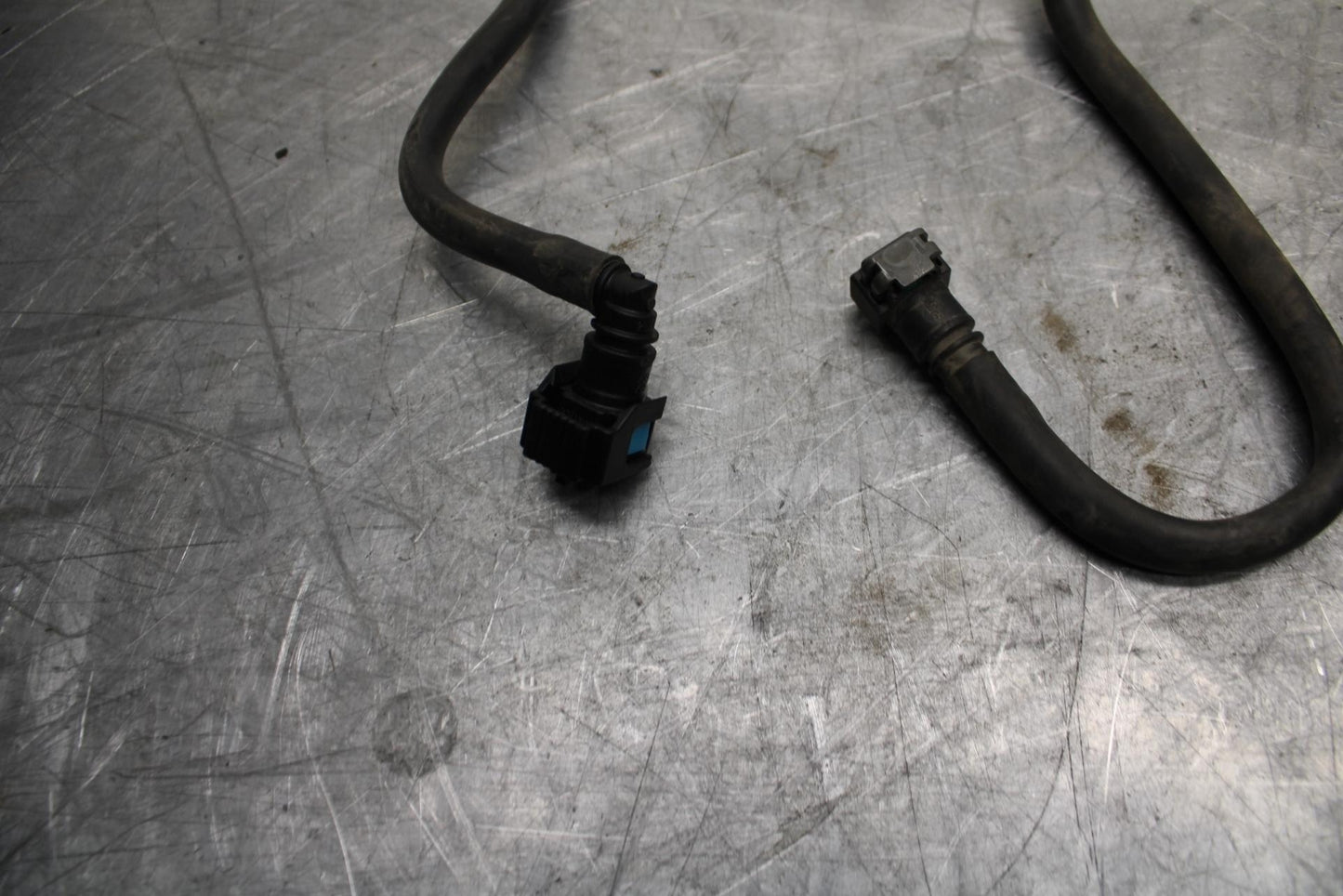 18 YAMAHA YZF R1  FUEL HOSE GAS LINE TUBE PIPE BB473