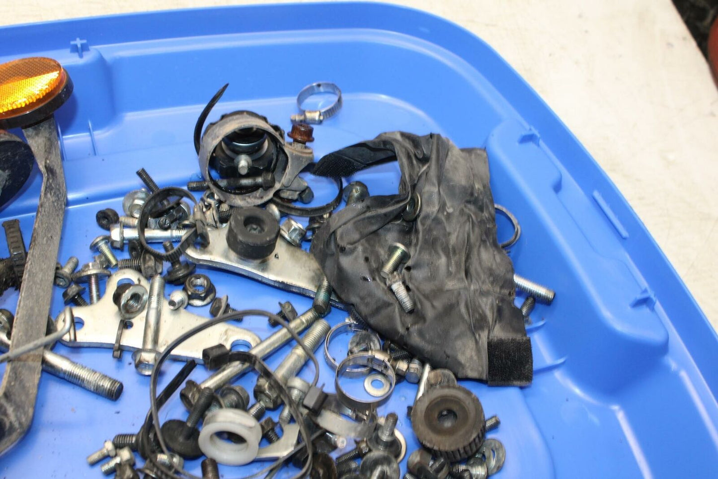 05-21 SUZUKI DRZ400SM  BOLTS HARDWARE  SCREWS BB376