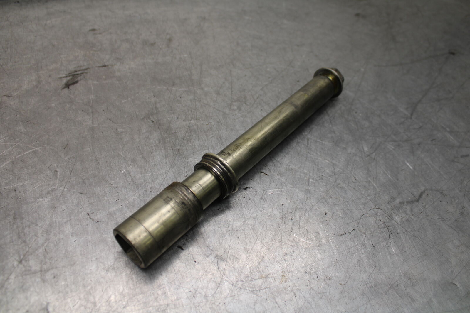 08-09 SUZUKI GSXR600 FRONT WHEEL RIM AXLE PIVOT BOLT BB728