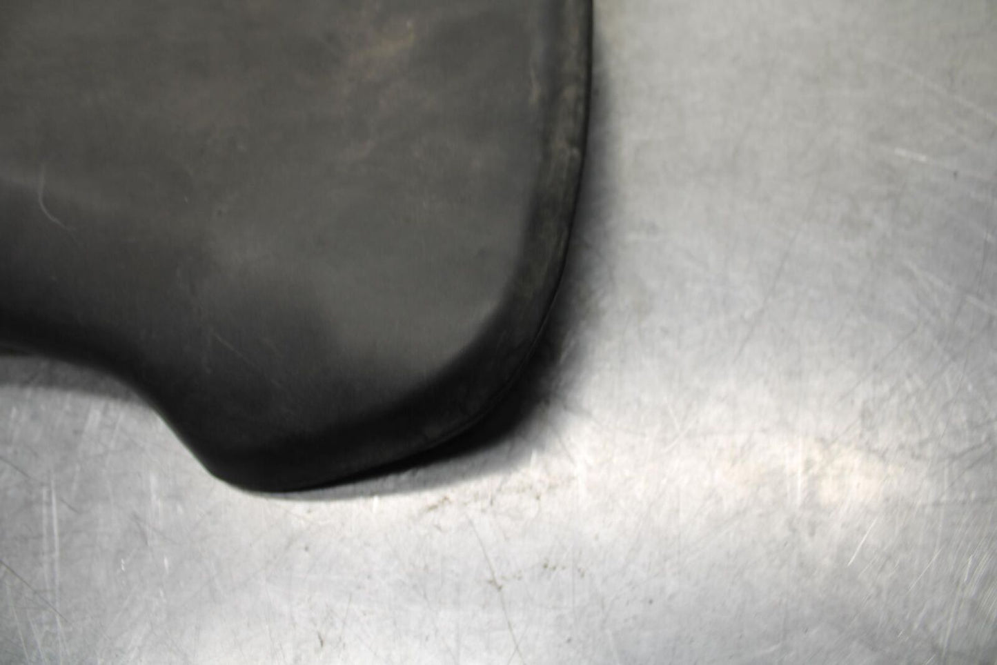 03-04 HONDA CBR600RR FRONT DRIVERS SEAT PAD SADDLE PILLION 77100-MEE-000 BB614