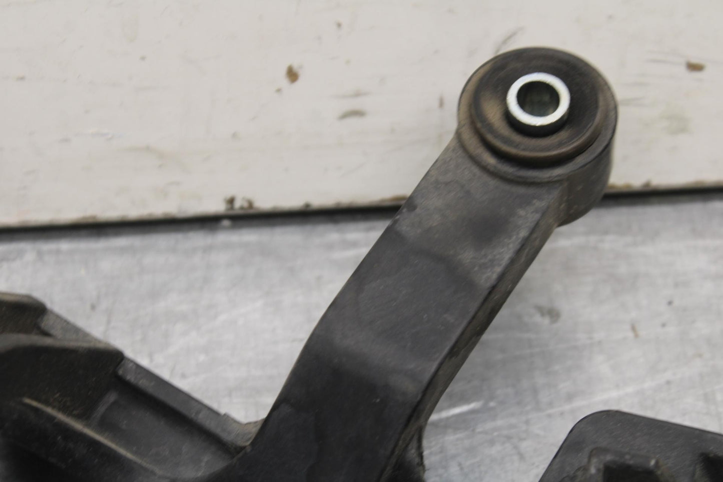 1999 Honda ST1100 LEFT PANNIER RACK RAIOL BRACKET BB222