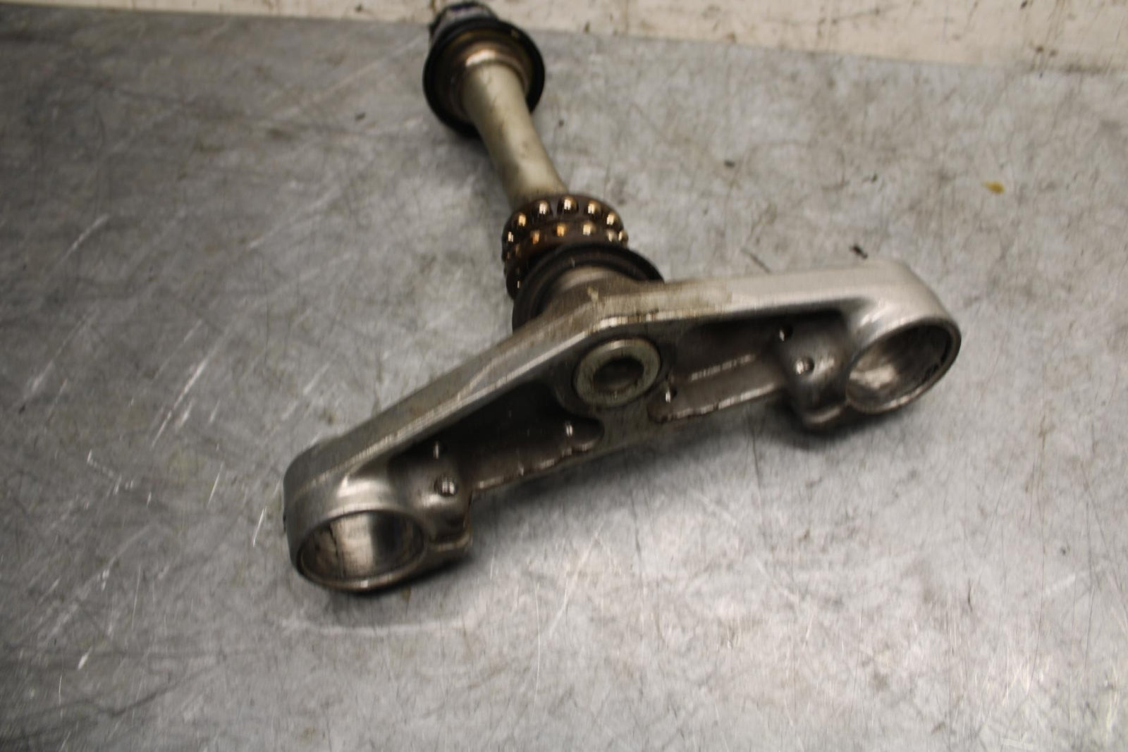 2003 Yamaha YZF R6 FORKS CLAMP LOWER TRIPLE TREE STEM 5SL-23340-00-00 BB539