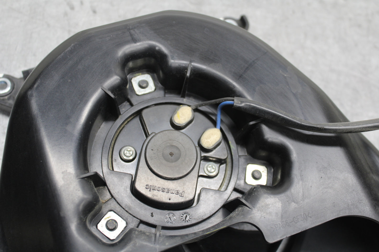 18-24 KAWASAKI NINJA 650 ENGINE RADIATOR COOLING FAN BB725