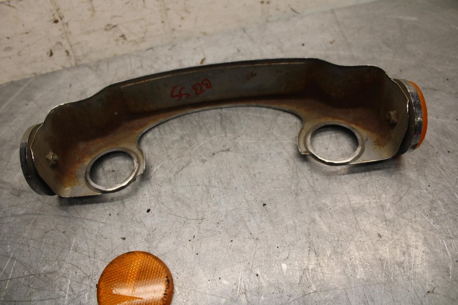 82-83 SUZUKI GS1100GL FRONT FORK COVER TOP GUARD SHIELD COWL  BB30