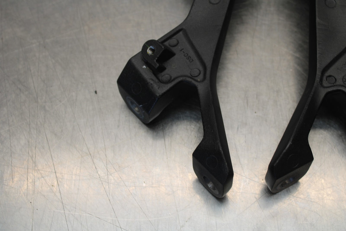 18-23 KAWASAKI NINJA 400 EX400 ABS REAR BACK PASSENGER PEG SET PAIR BB192