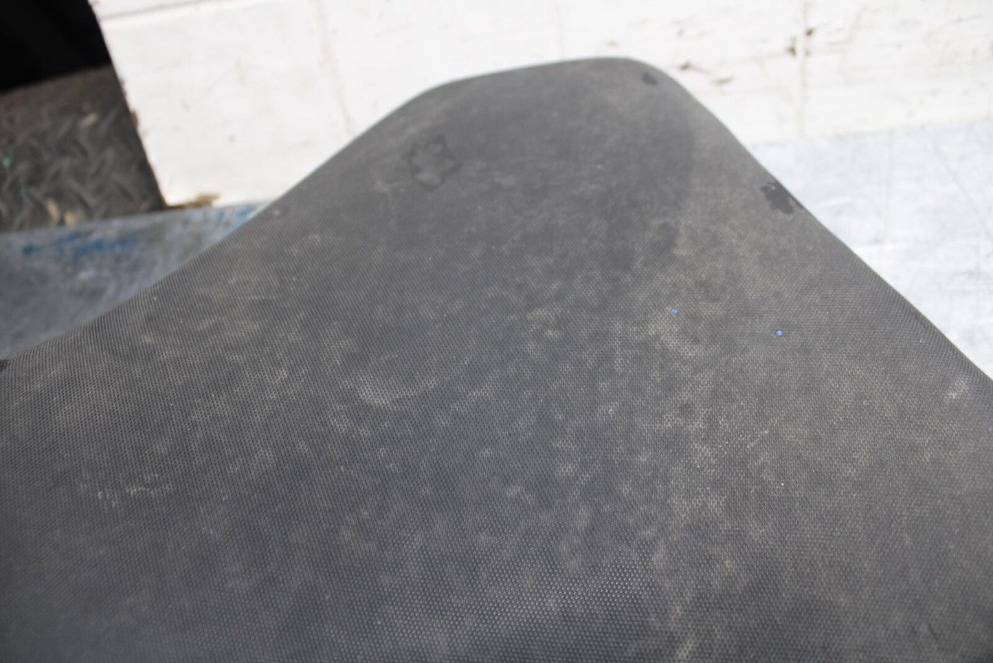 13 SUZUKI GSXR750 FRONT DRIVERS SEAT PAD SADDLE PILLION BB474