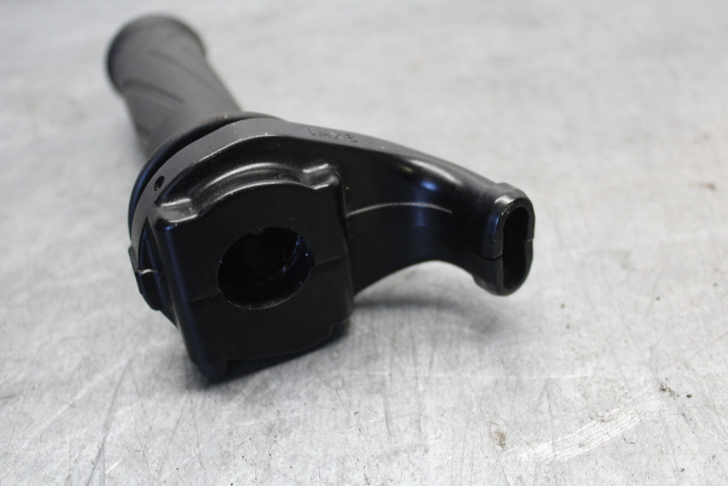 18-24 YAMAHA MT-07 THROTTLE CABLE LINE HOUSING GUIDE BB662