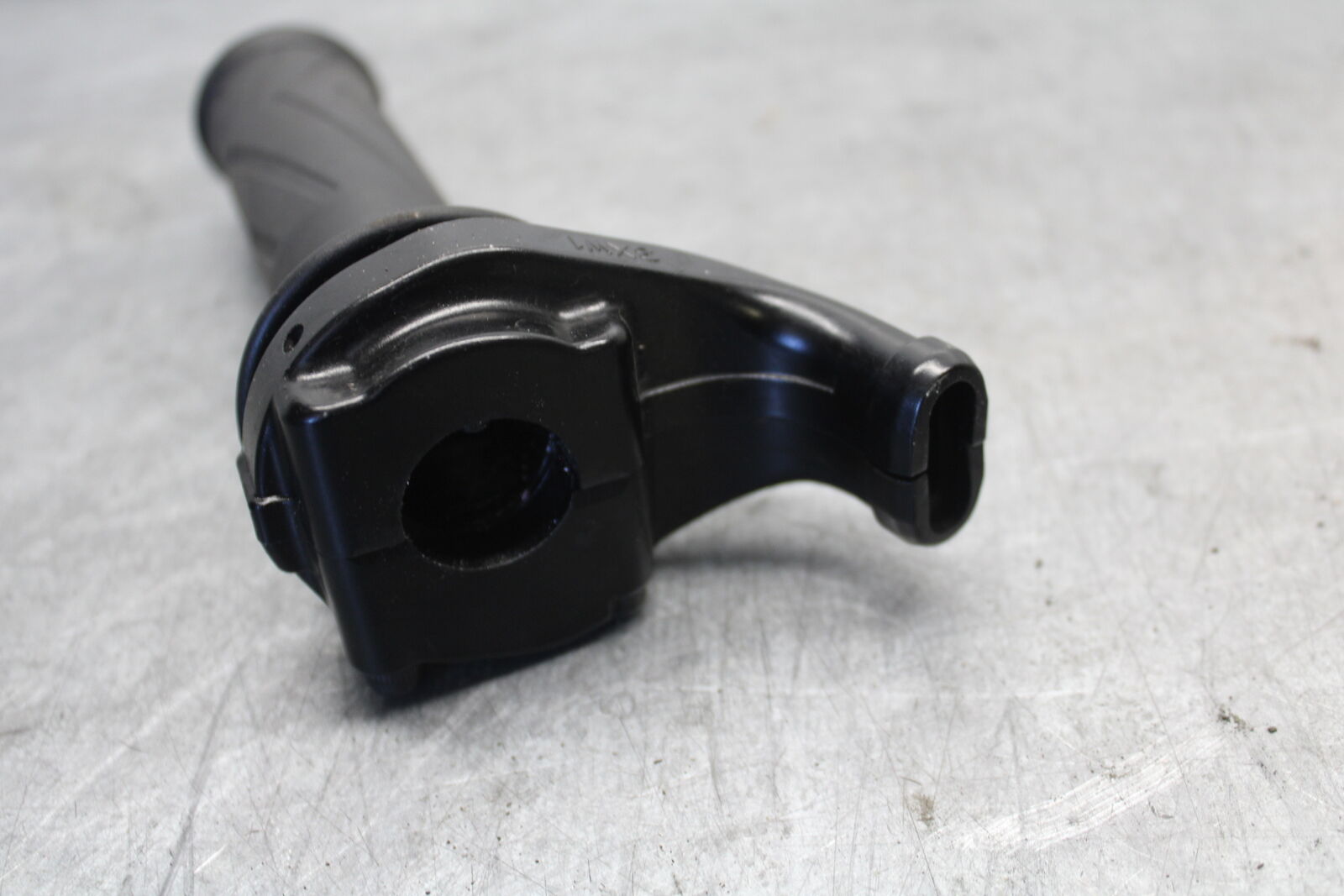 18-24 YAMAHA MT-07 THROTTLE CABLE LINE HOUSING GUIDE BB662