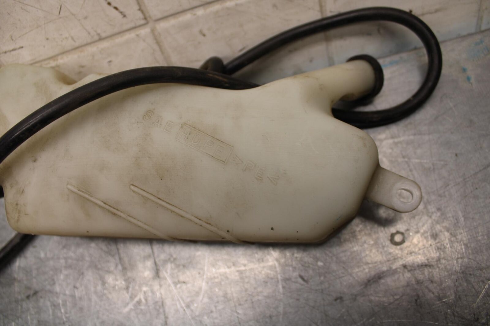 1993 Suzuki GSXR1100W COOLANT WATER TANK RESERVOIR BOTTLE BB46