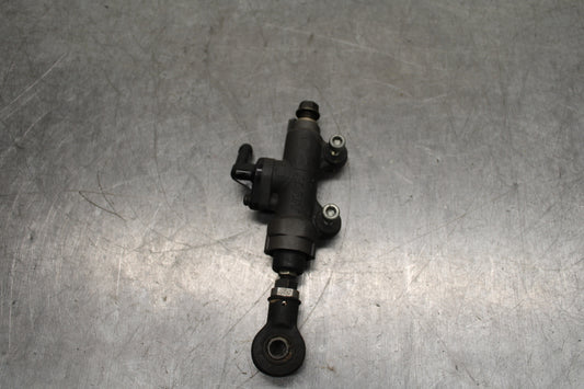 03-04 HONDA CBR600RR REAR BACK BRAKE MASTER CYLINDER BB127