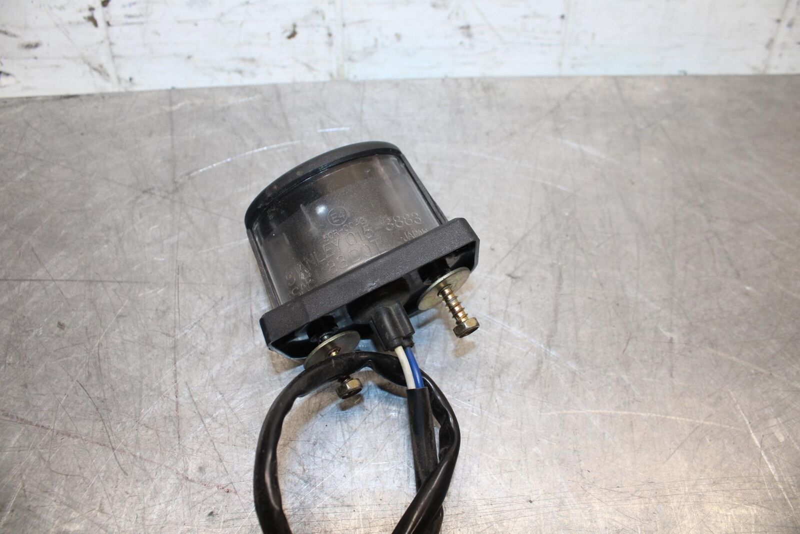 03-06 KAWASAKI Z1000 LICENSE PLATE LIGHT BB487