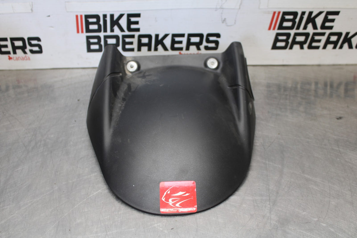 16 APRILIA TUONO V4 1100 REAR BACK WHEEL TIRE HUGGER FENDER BB905
