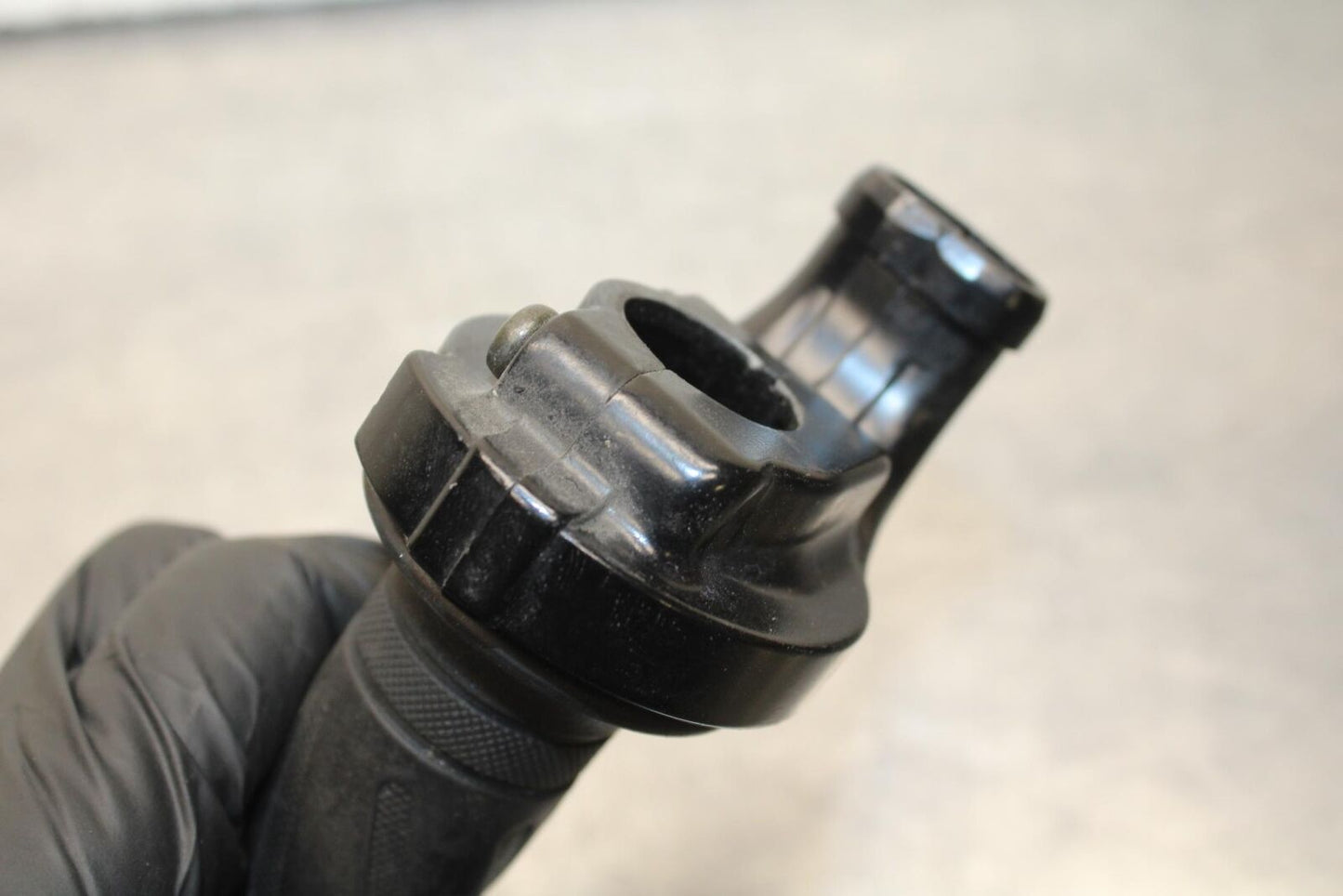 2006 Suzuki SV650 RIGHT THROTTLE GRIP BB93